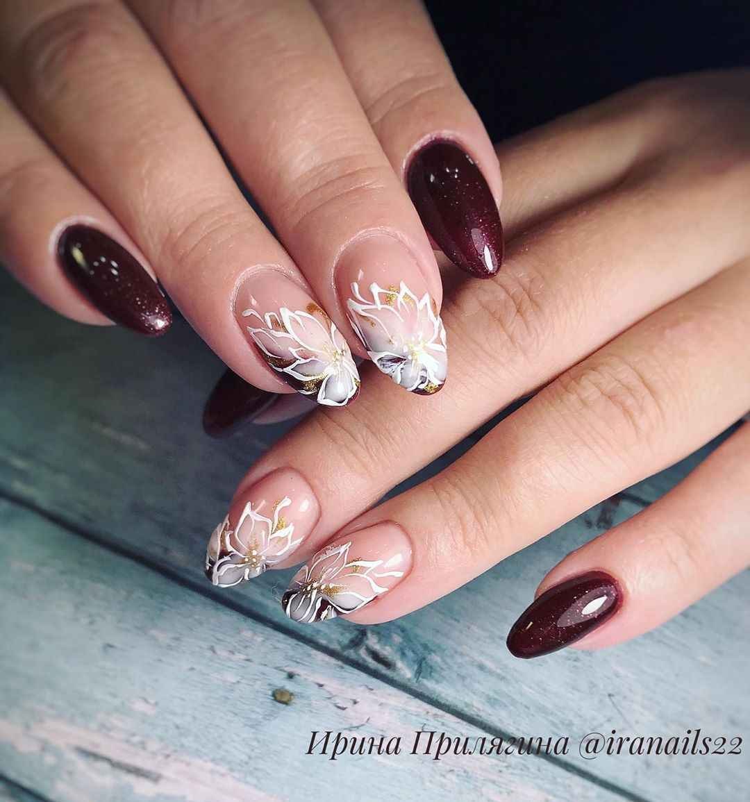 Французский маникюр с бордовым цветом