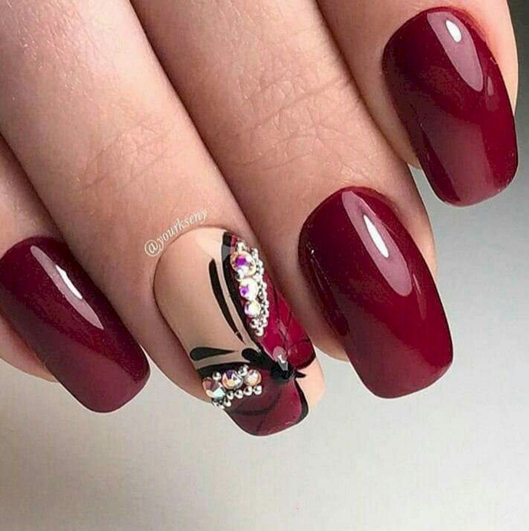 Лунный френч маникюр 2022