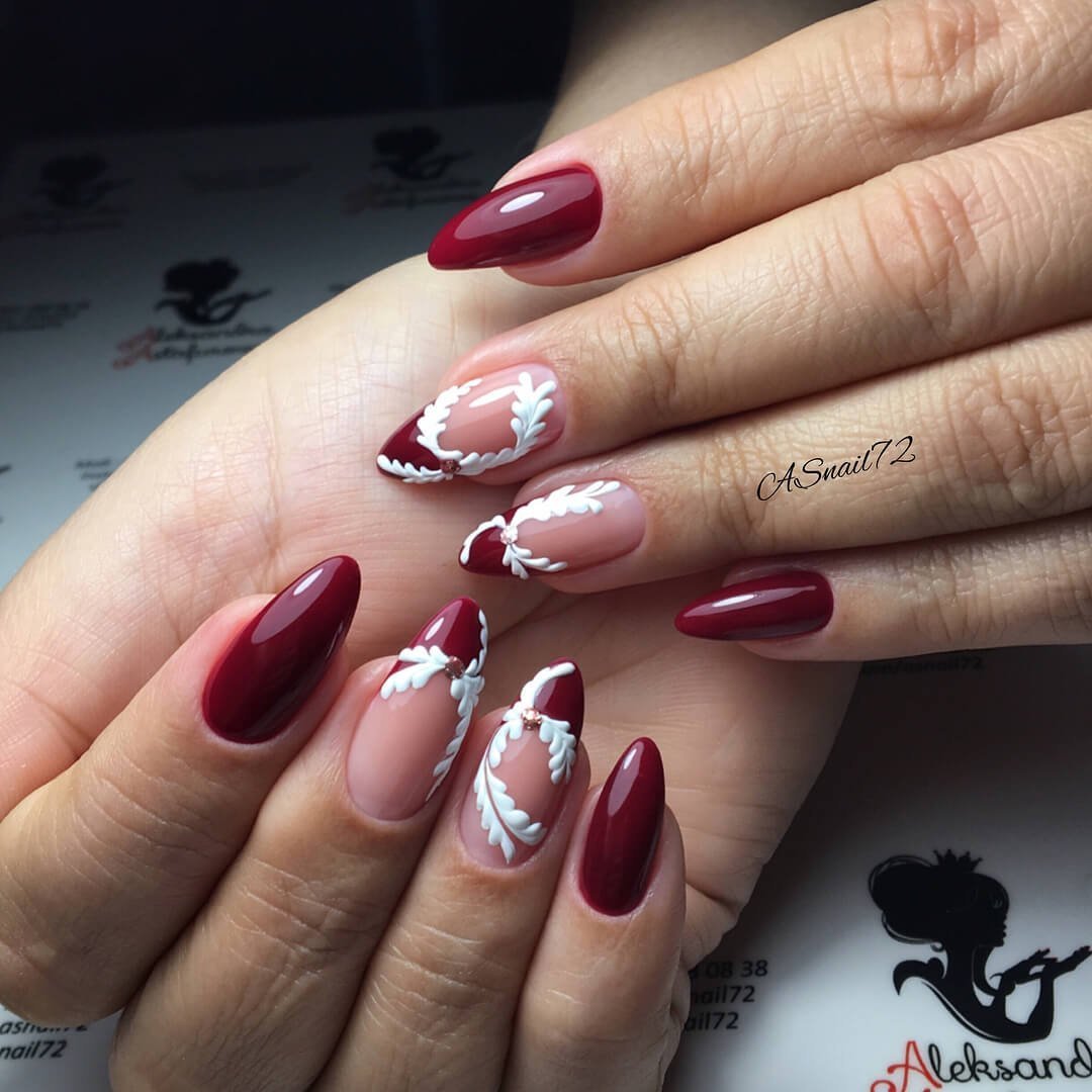 Маникюр с вишневым френчем