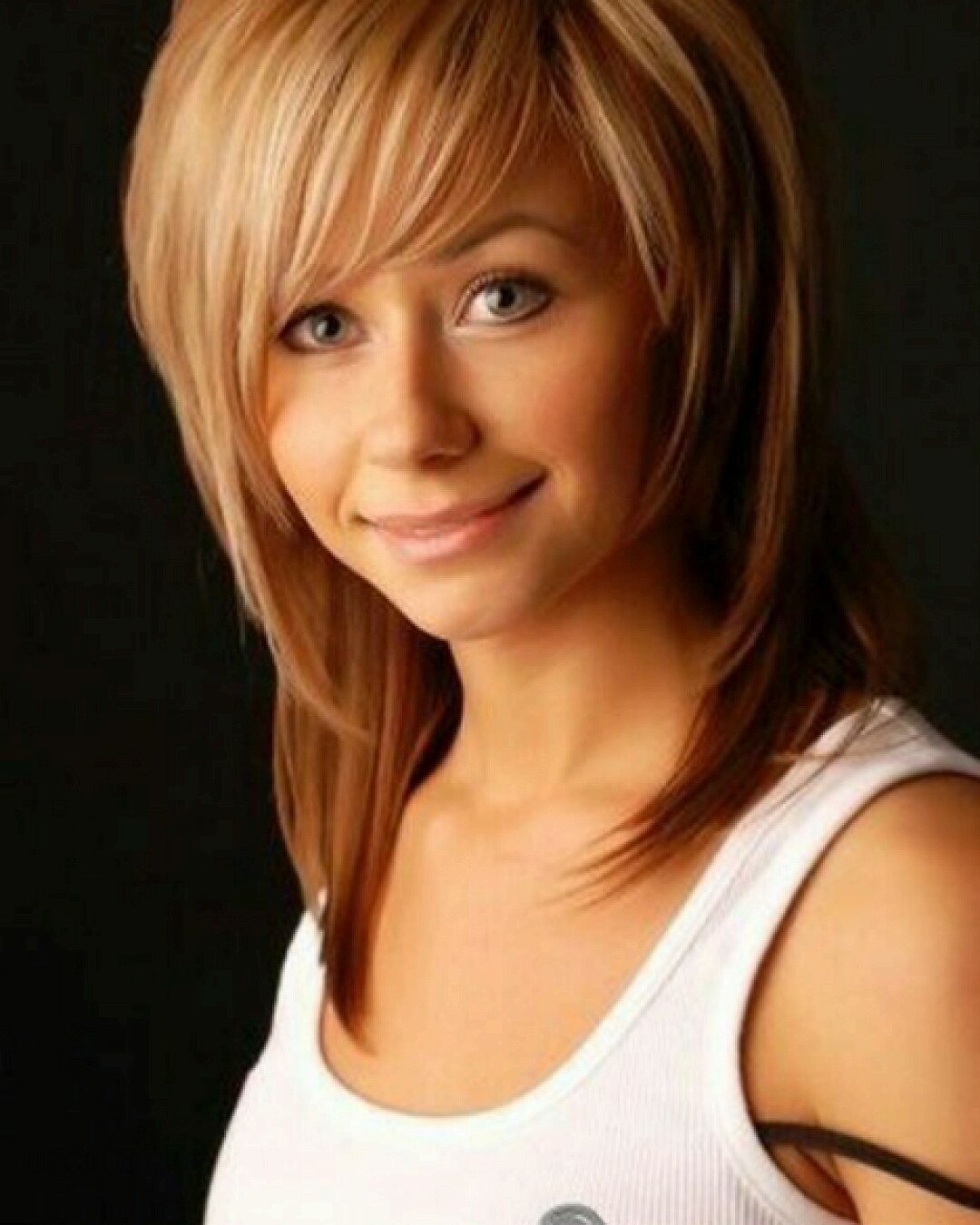 Рваное каре Пэрис Джексон