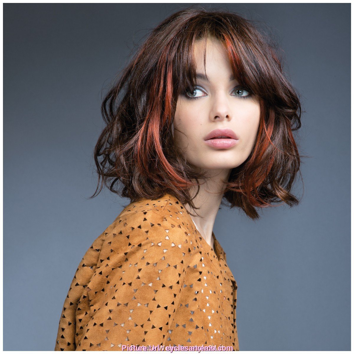 Практичные стрижки на средние волосы