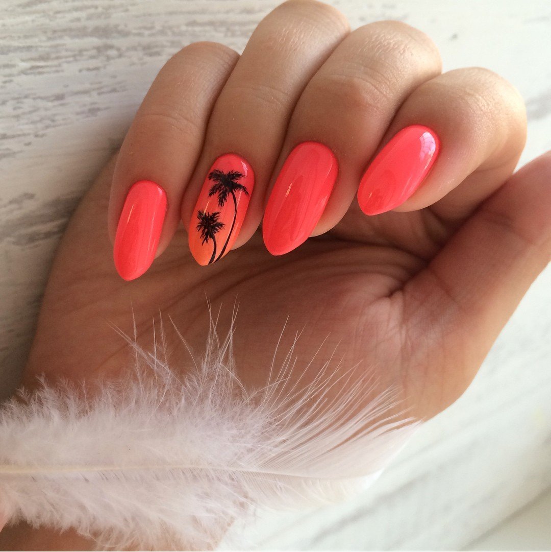 Оранжево персиковый маникюр