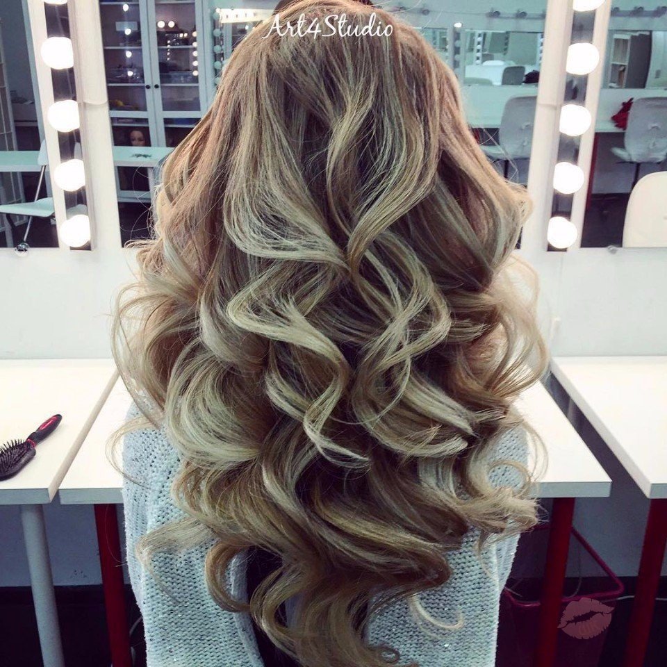 Кудри прическа на длинные русые волосы