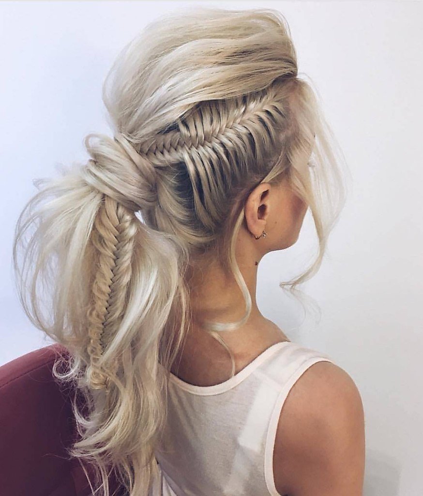 Прическа колосок и хвост