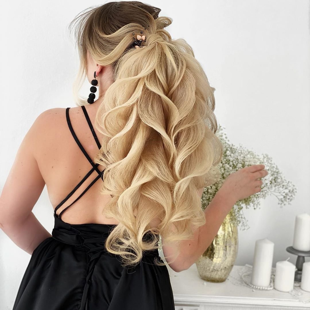 Хвост с кудрями