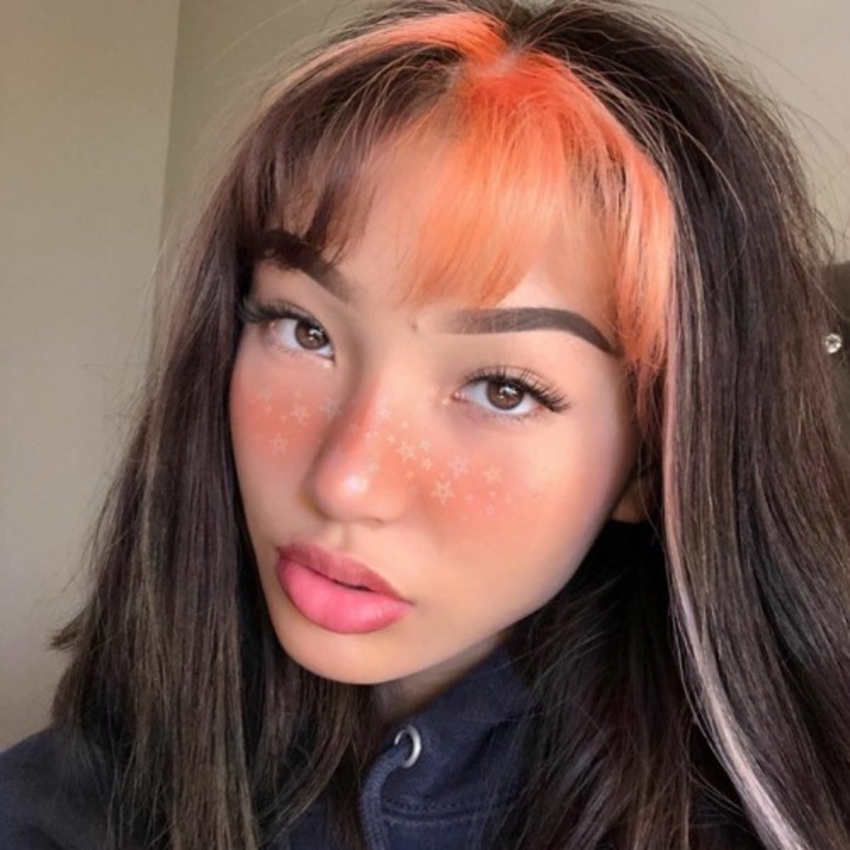 Крашеная челка