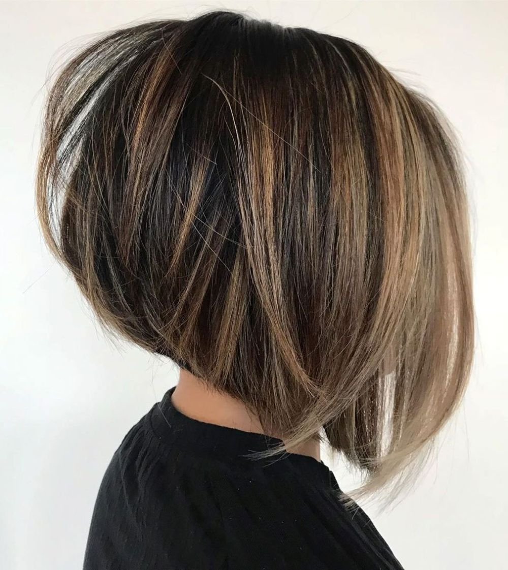 Стрижка удлиненный градуированный Боб с челкой