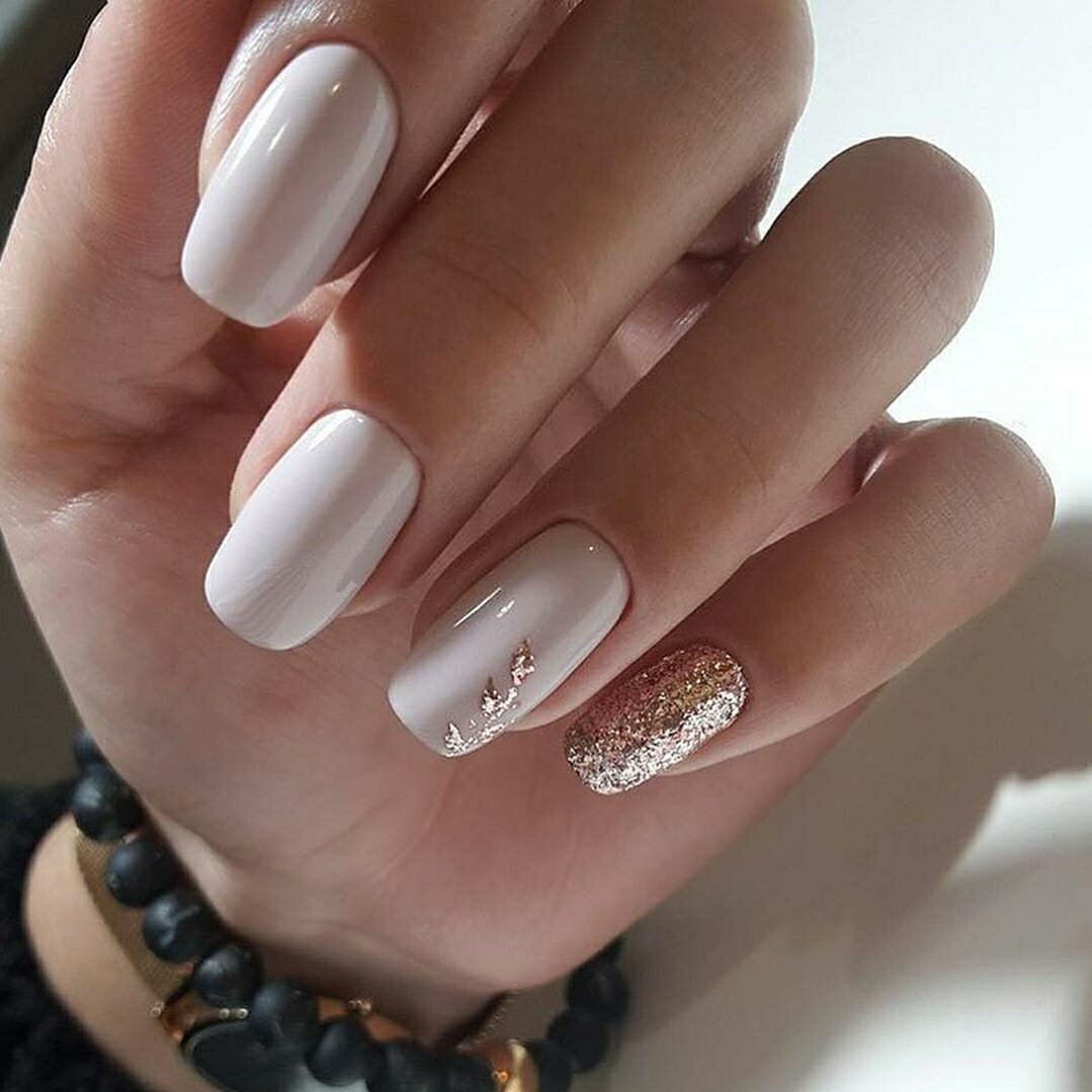 Белый нюдовый маникюр 2022