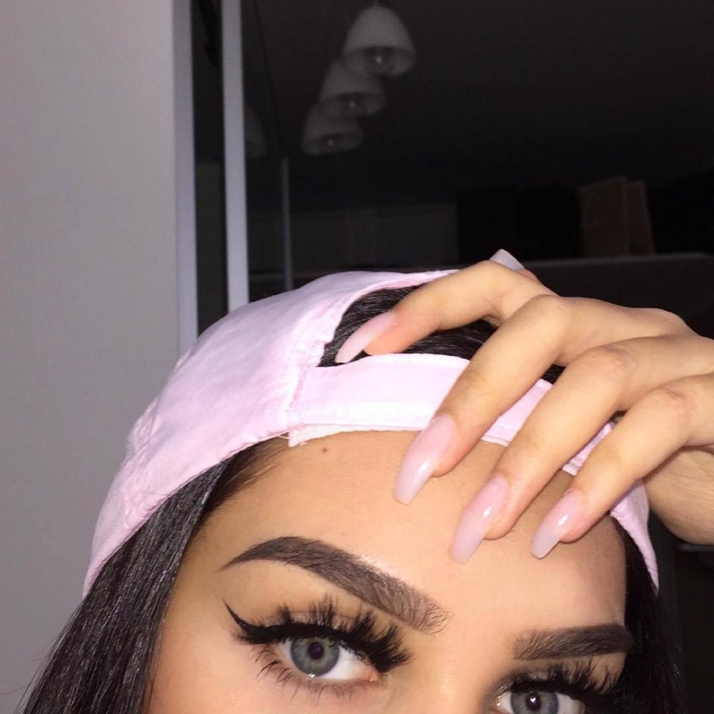 Армянские брови у девушек