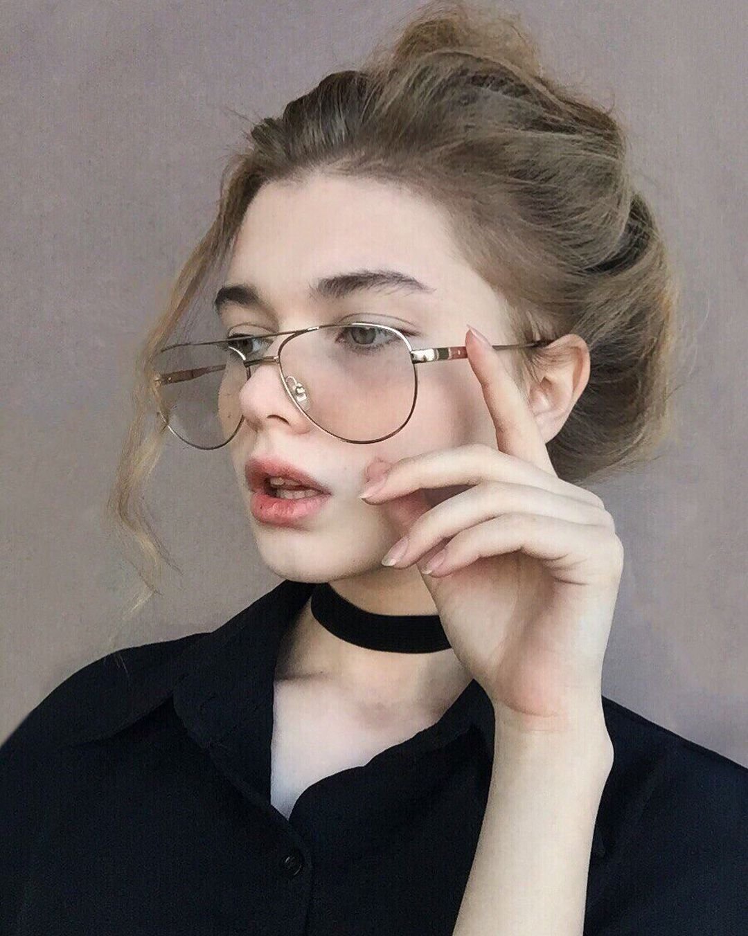 Девушка секретарь