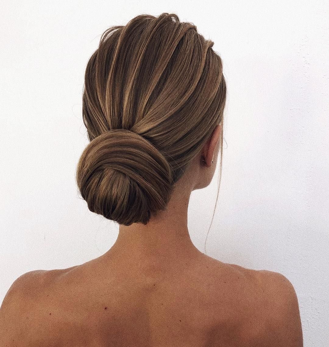 Стилист по прическам