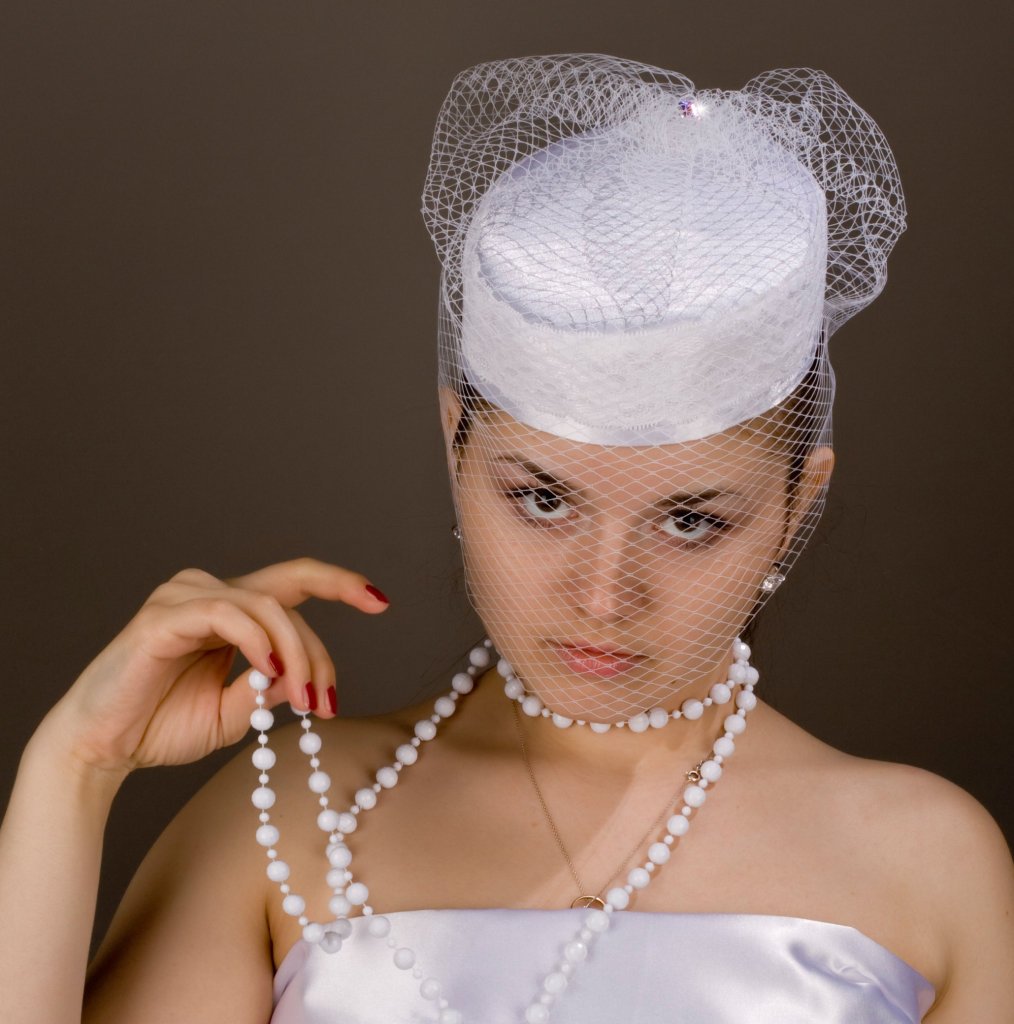 Свадебная шляпка таблетка