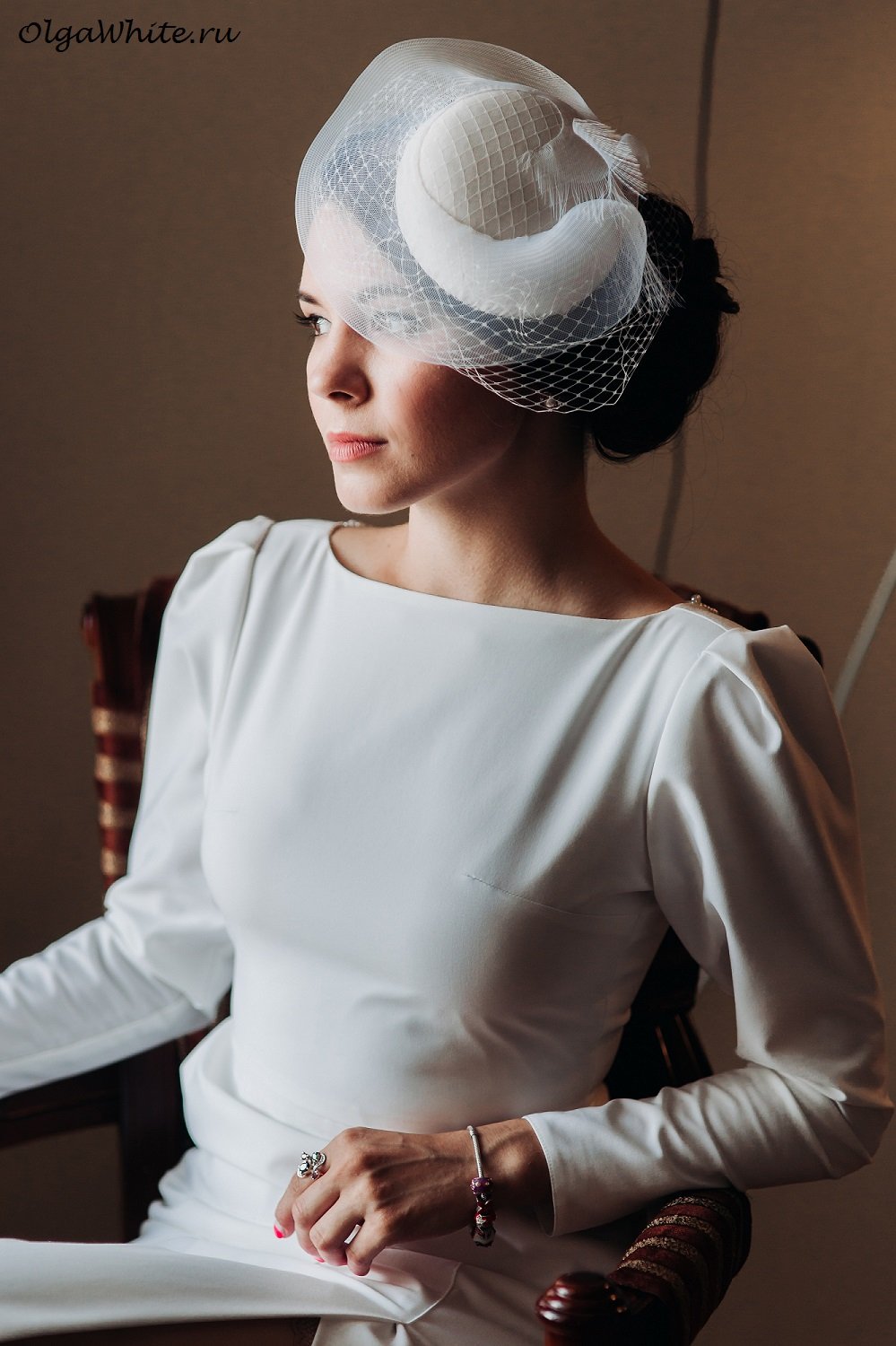 Шляпка таблетка с вуалью