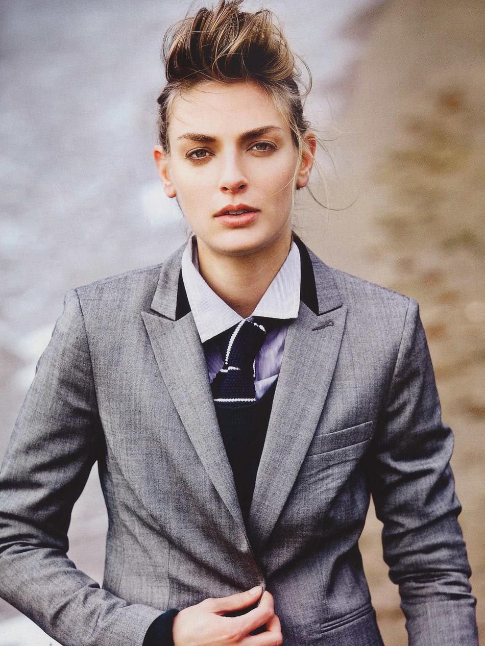 Женский костюм в мужском стиле