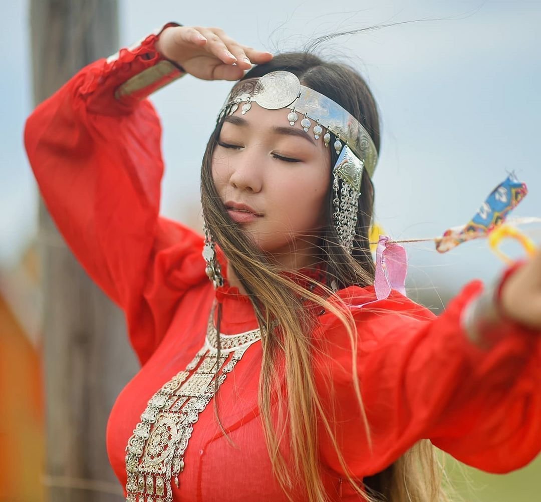 Кыбытыктаах тигии сахалыы