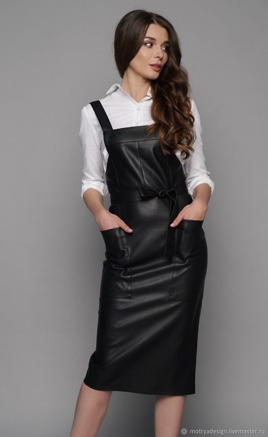 Кожаный сарафан с блузкой