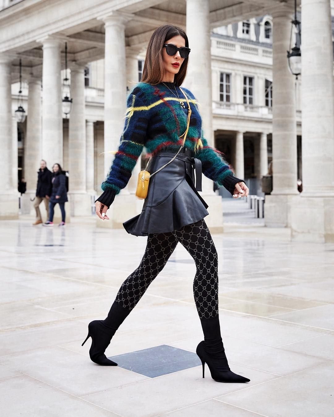 Образы с цветными колготками