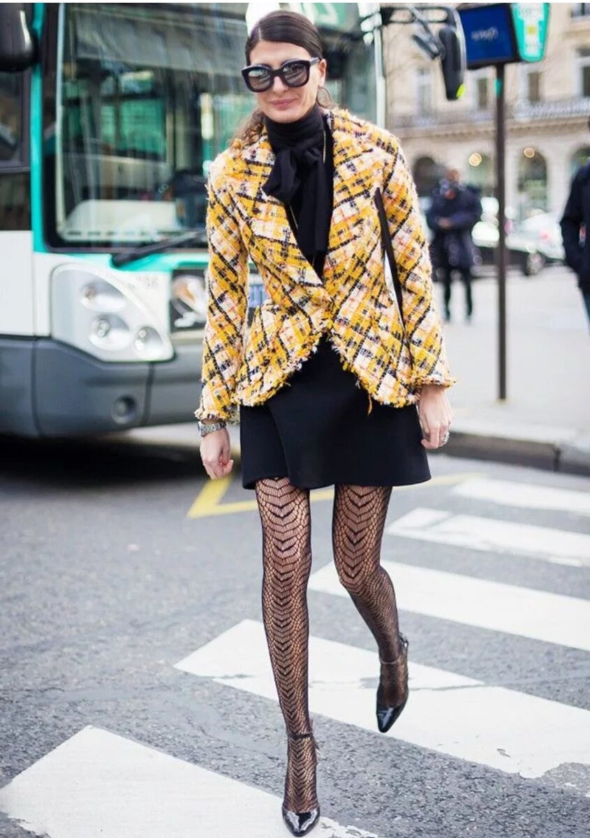 Регина Тодоренко в чёрных колготках