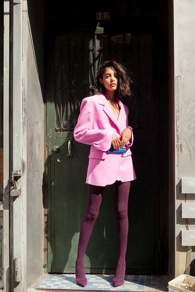 Платье с цветными колготками