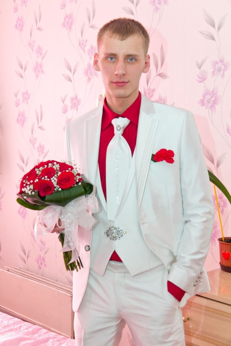 Смешной костюм жениха