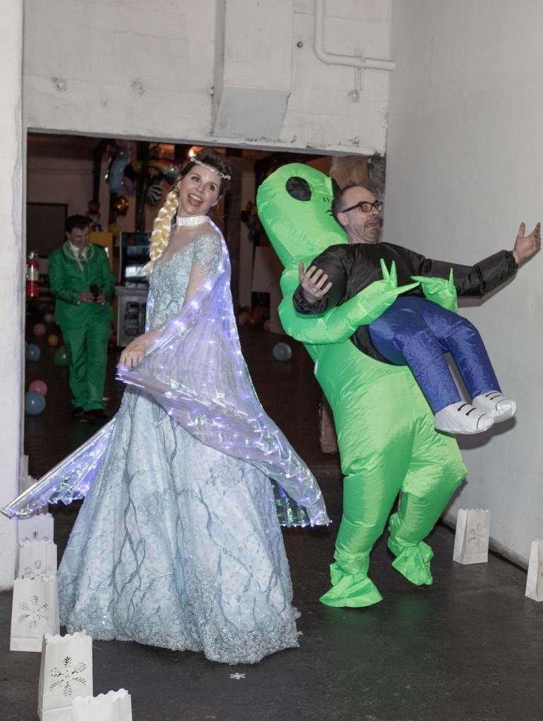 Необычные Свадебные костюмы