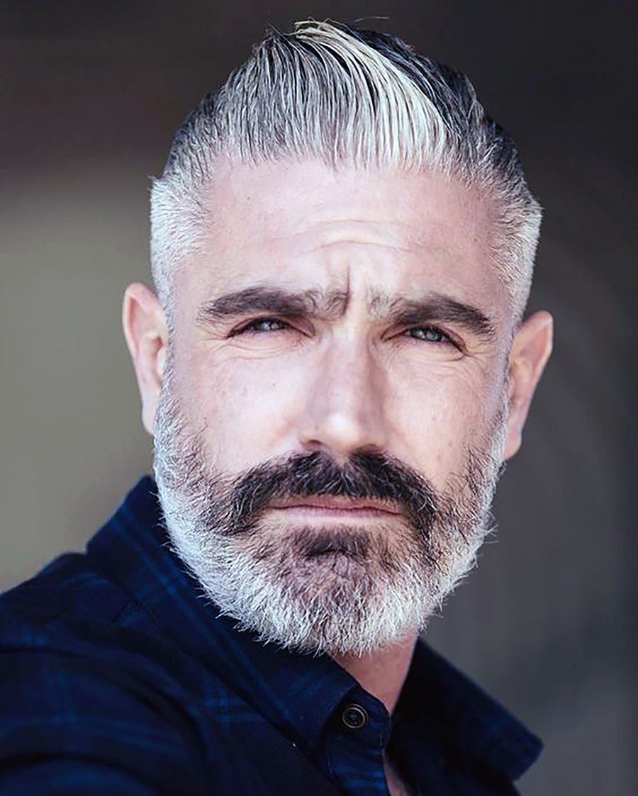 Борода эспаньолка Седая