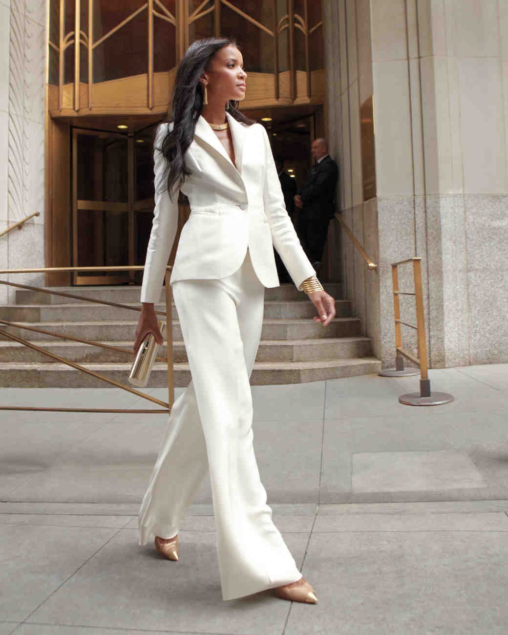 Юбочные костюмы для женщин на свадьбу