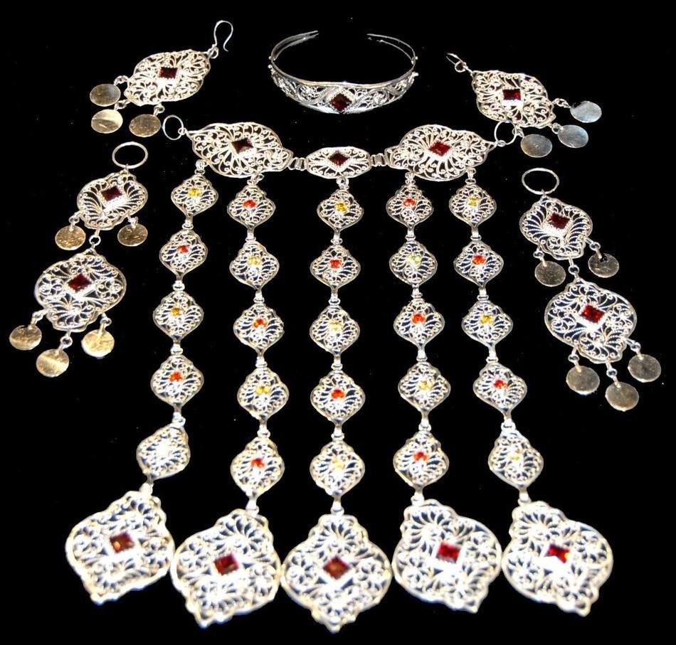 Серьги серебряные средневековые