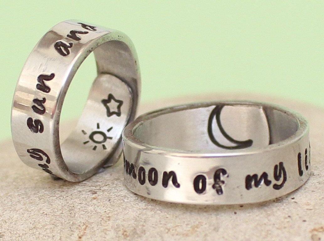 Парные кольца солнце и Луна