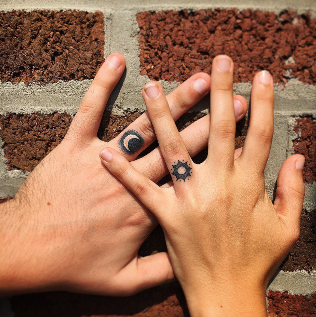 Кольцо Луна пара