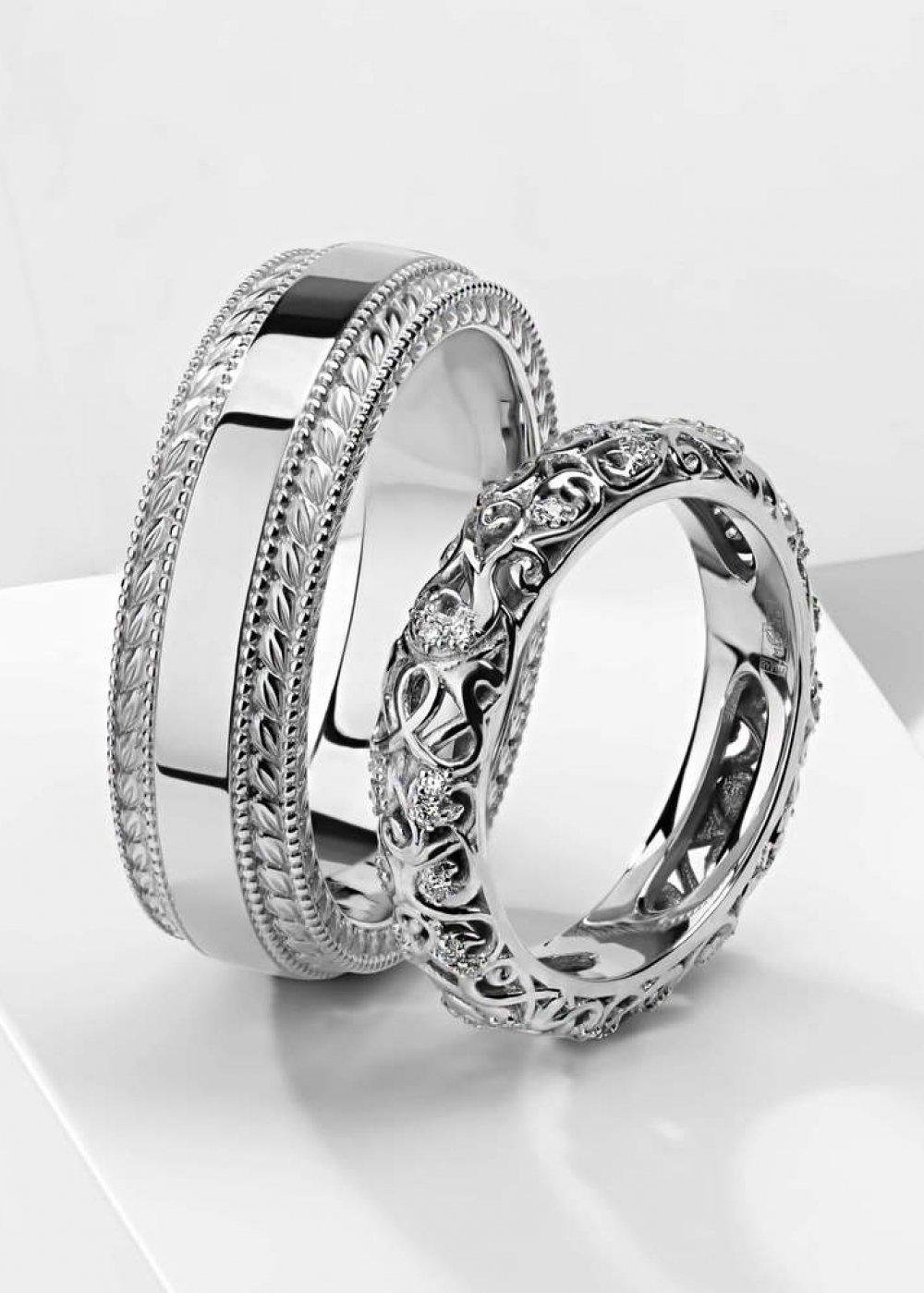 Кольца обручальные платина 585