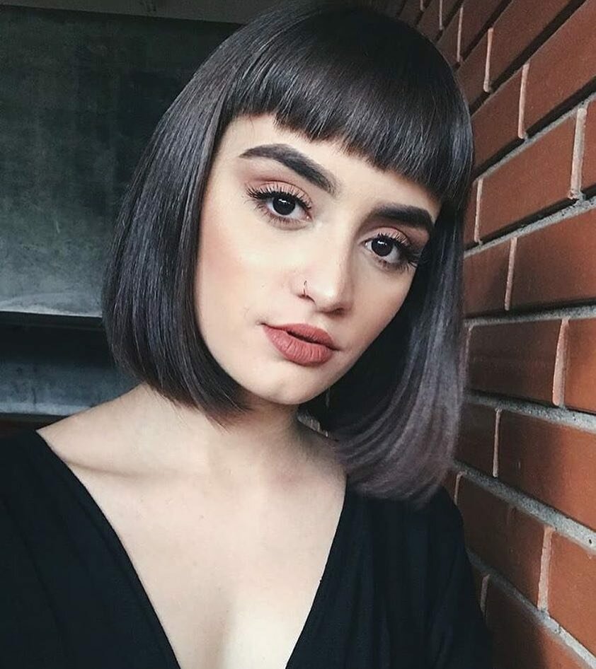 Прямое каре с челкой 2021