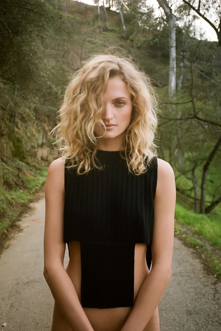 Шегги Каскад на вьющиеся волосы