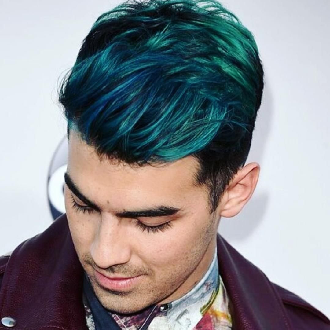 Джо Джонас покрасил волосы