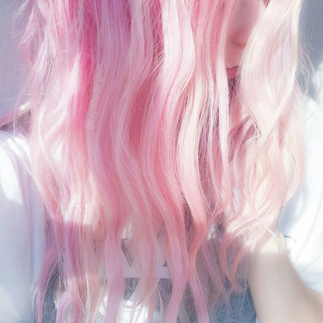 Девушка с розовыми волосами Эстетика