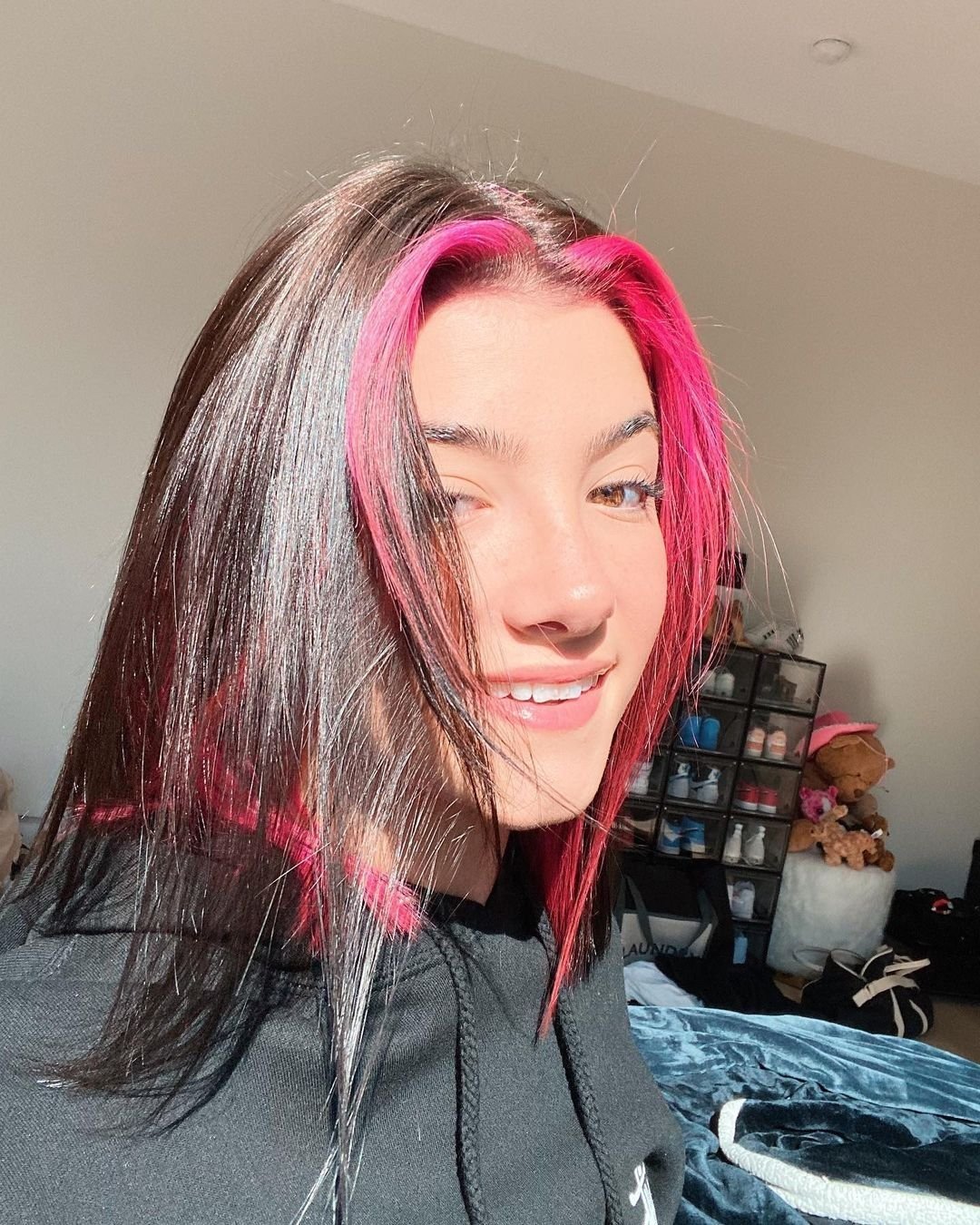 Чарли чёлка 2022