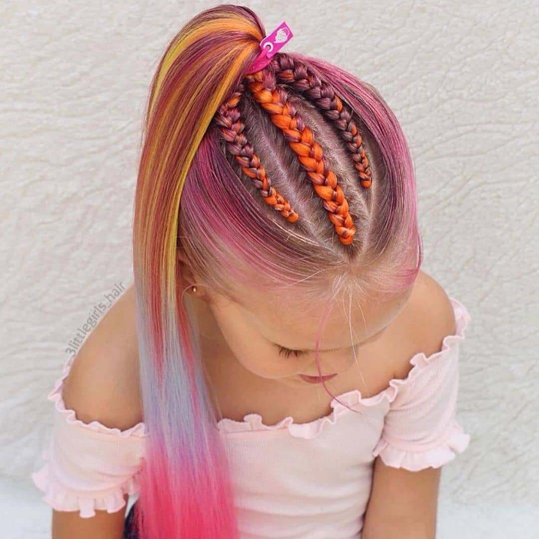Прически с цветными прядями для девочек