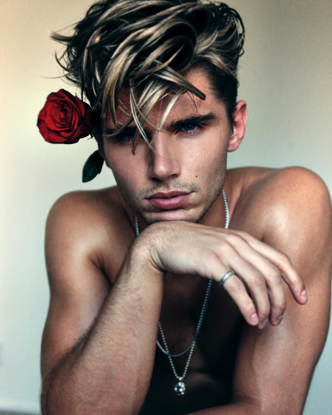 Гламурный парень