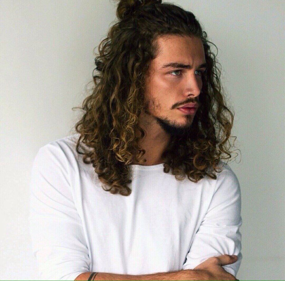 Длинные кудрявые волосы мужские