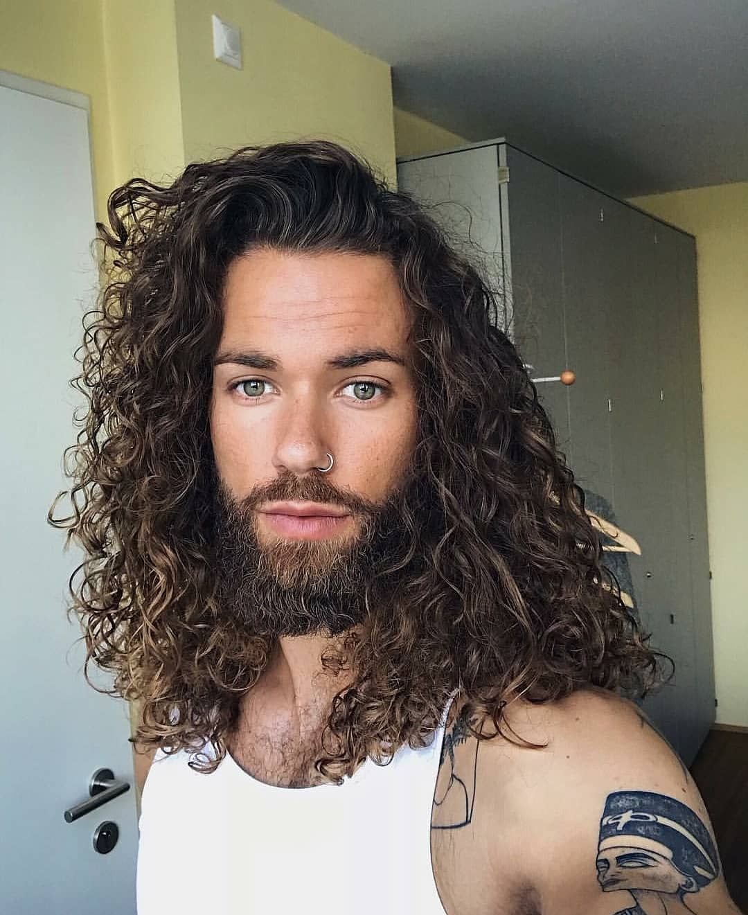 Marlon Teixeira с короткими волосами