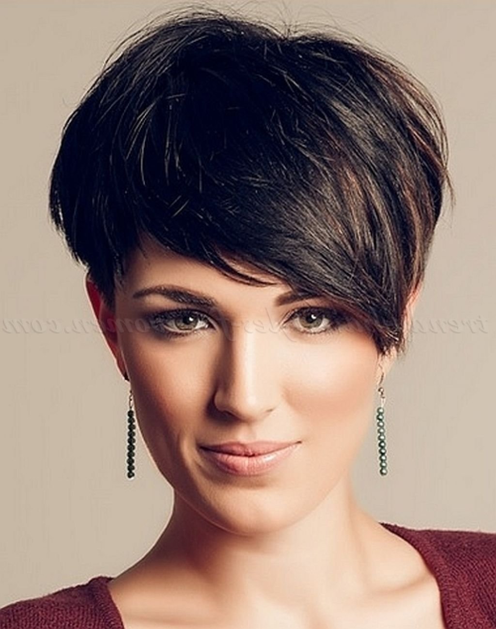 Каскад Боб с асимметричной челкой