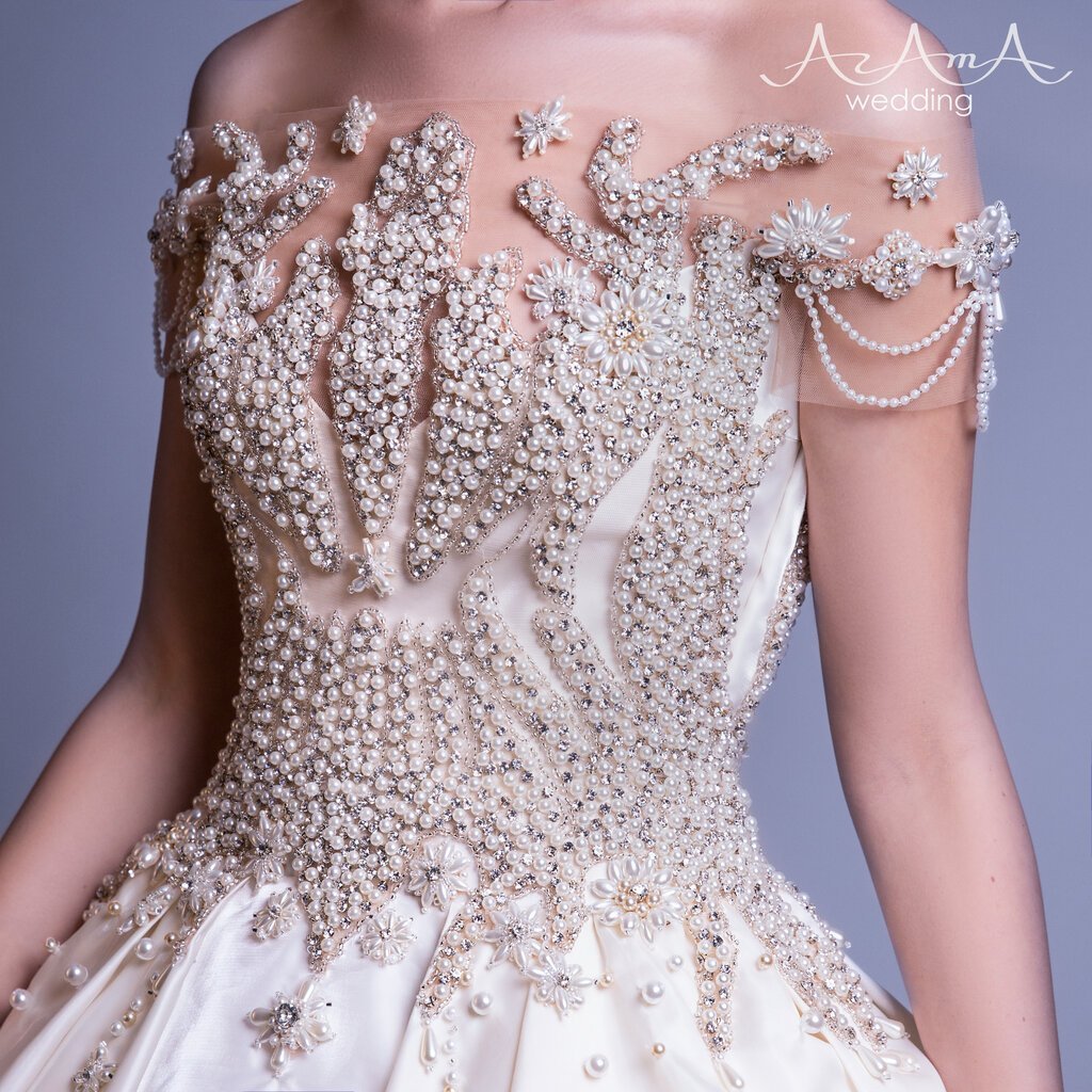 Свадебное платье расшитое жемчугом