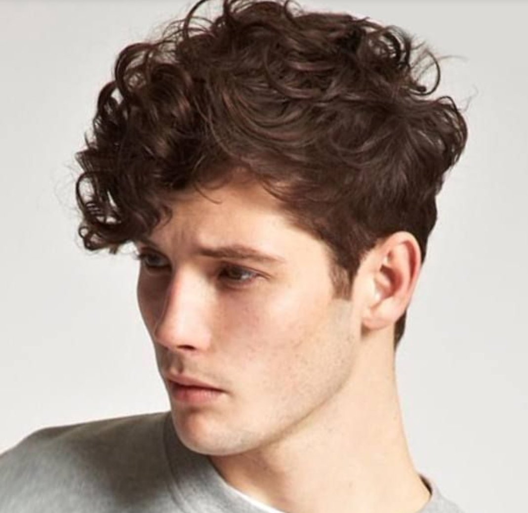 Подростковые стрижки для вьющихся волос