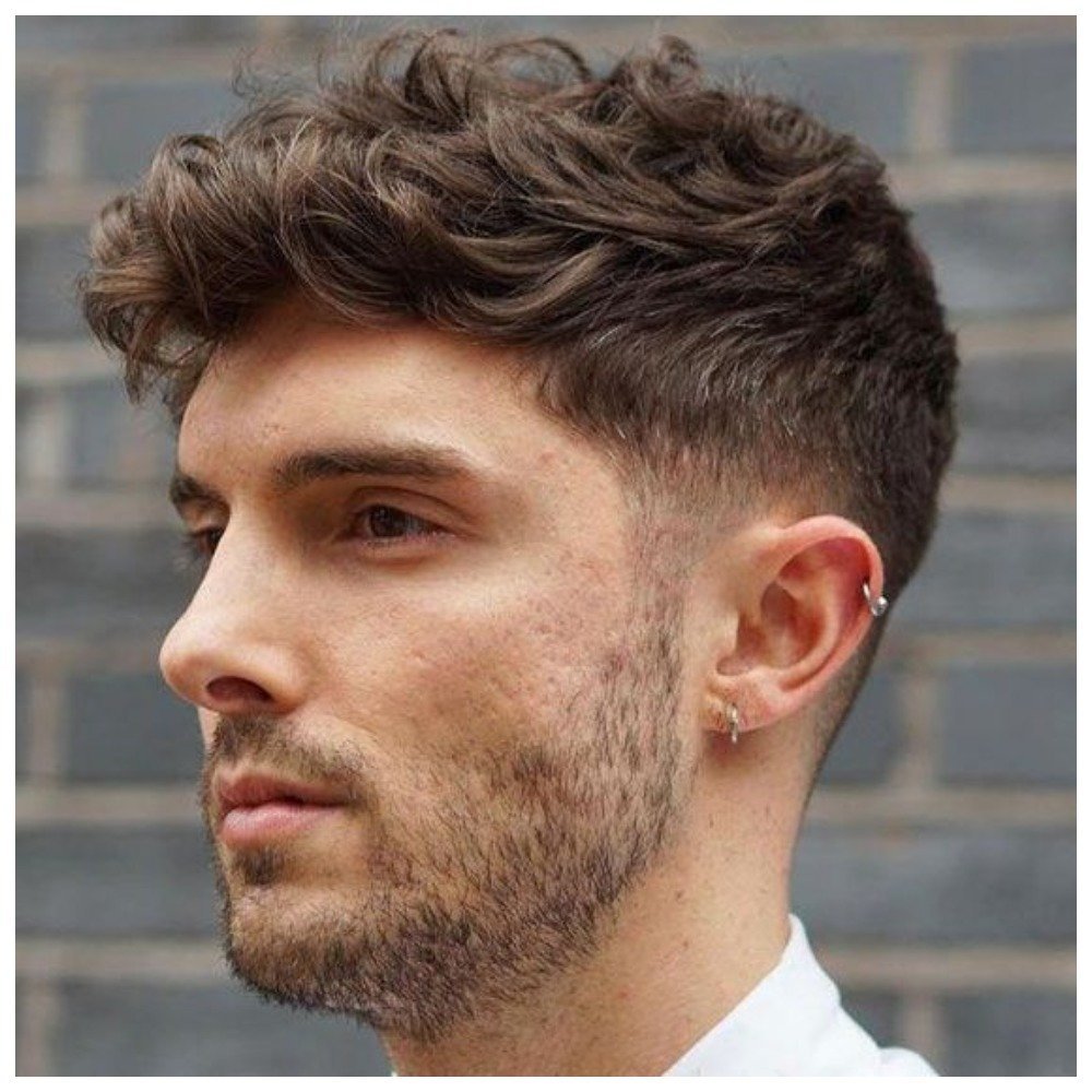 Мужская стрижка фейд на волнистые волосы