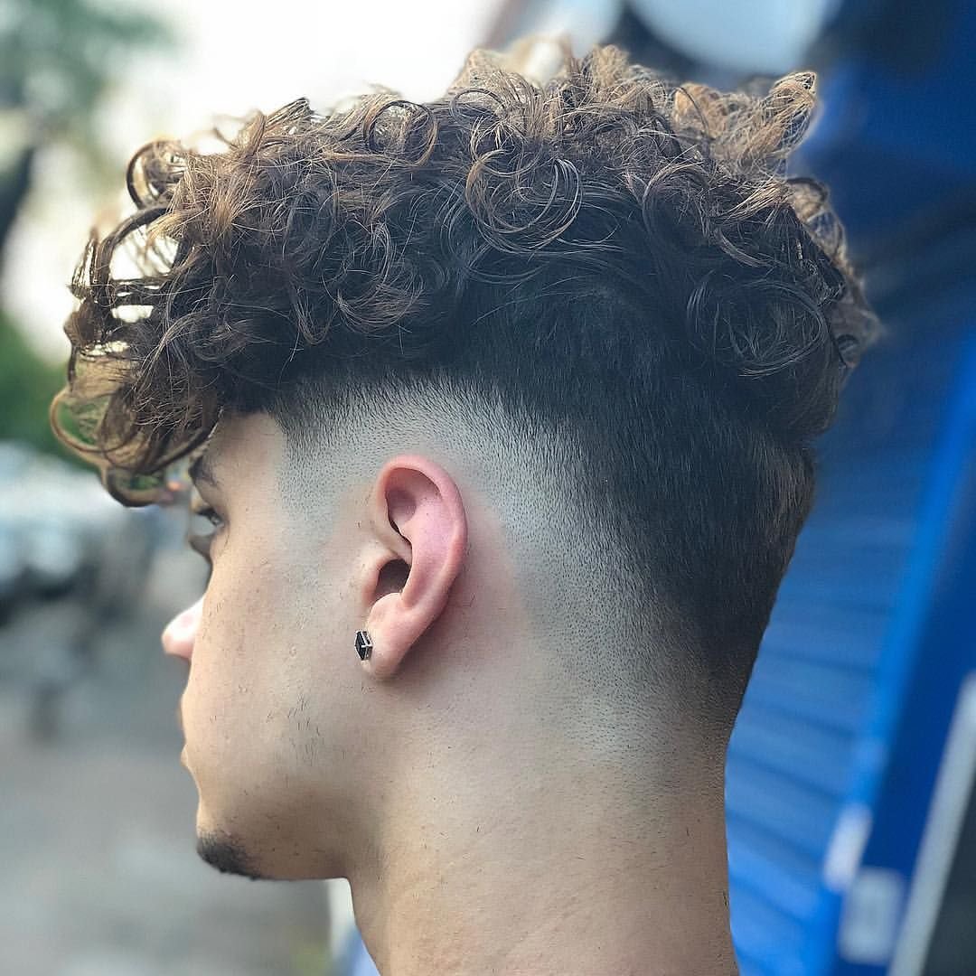 Curly Undercut стрижка