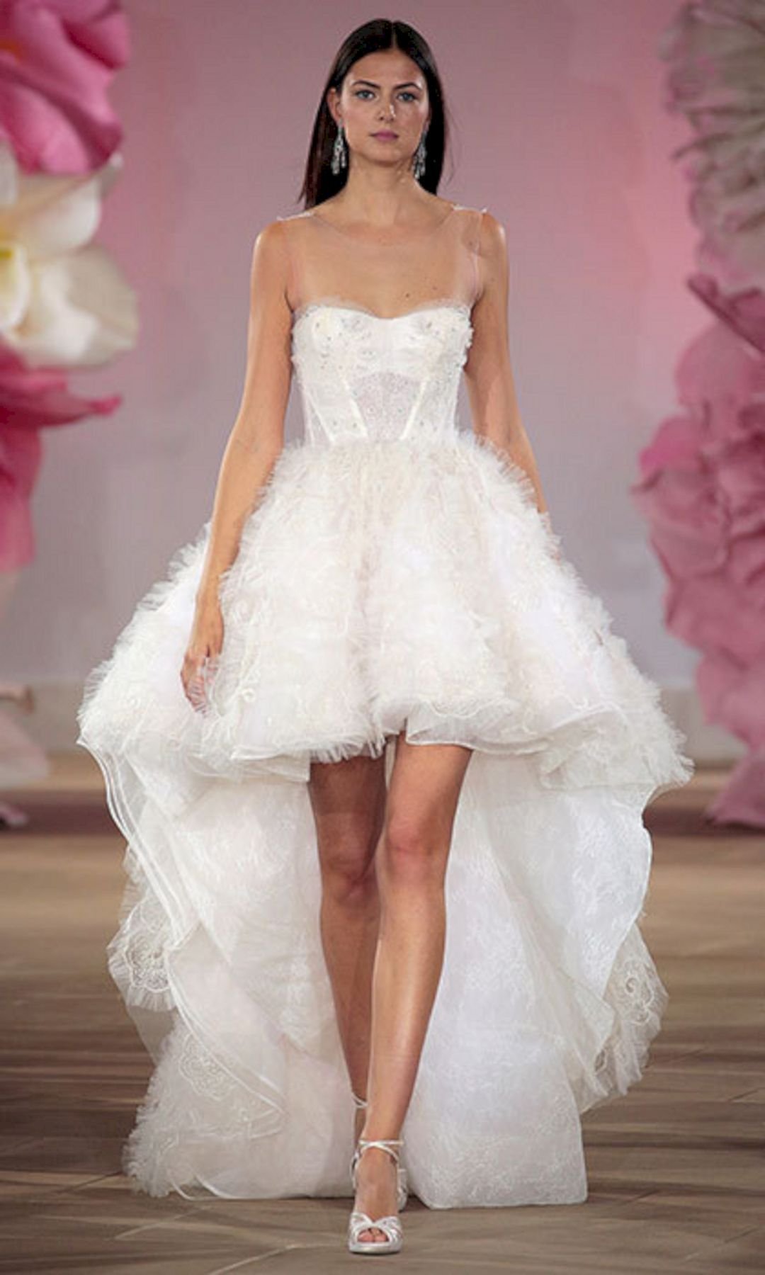 Свадебное платье для невест маленького роста