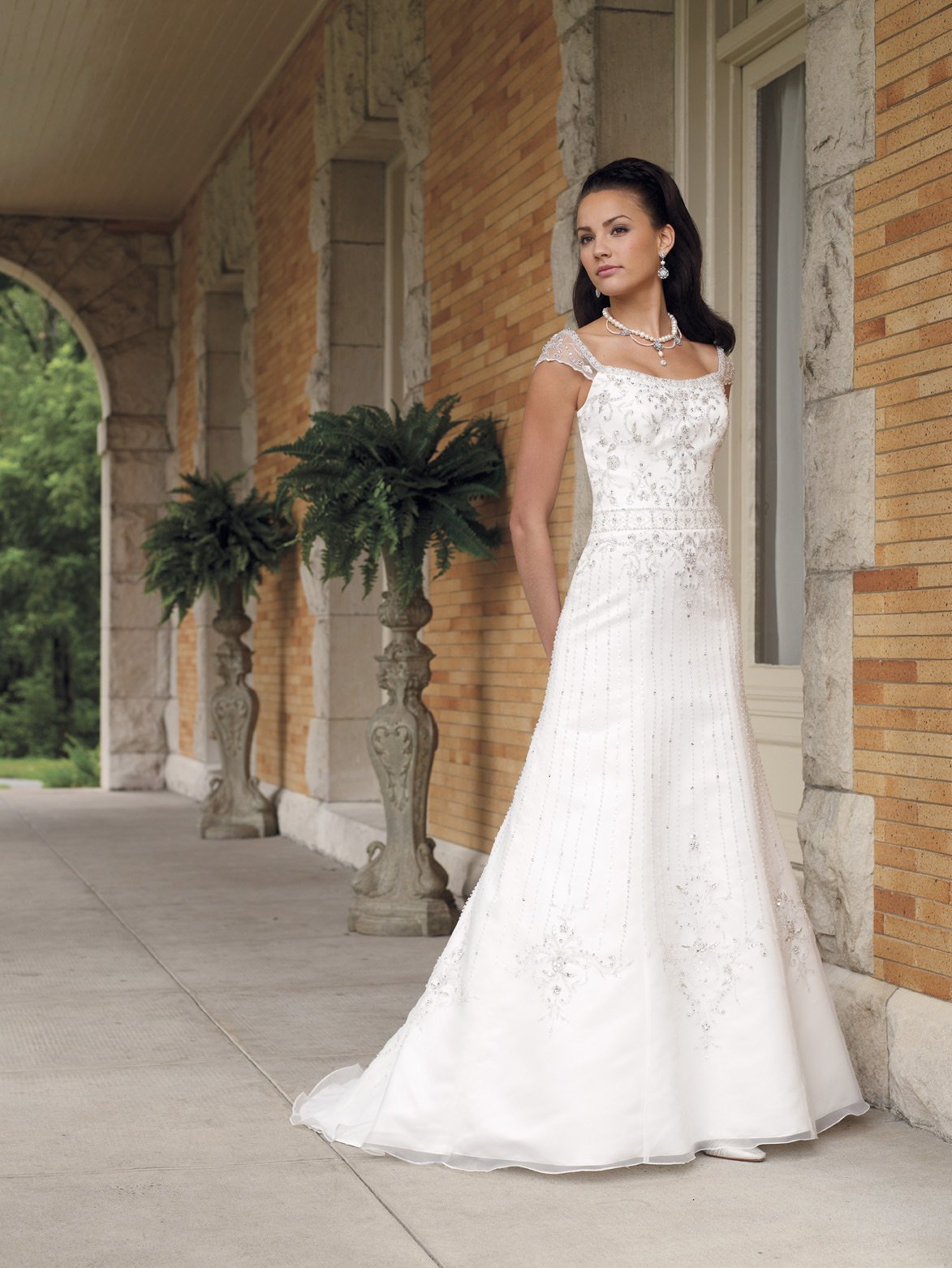 Свадебные платья на худеньких девушек