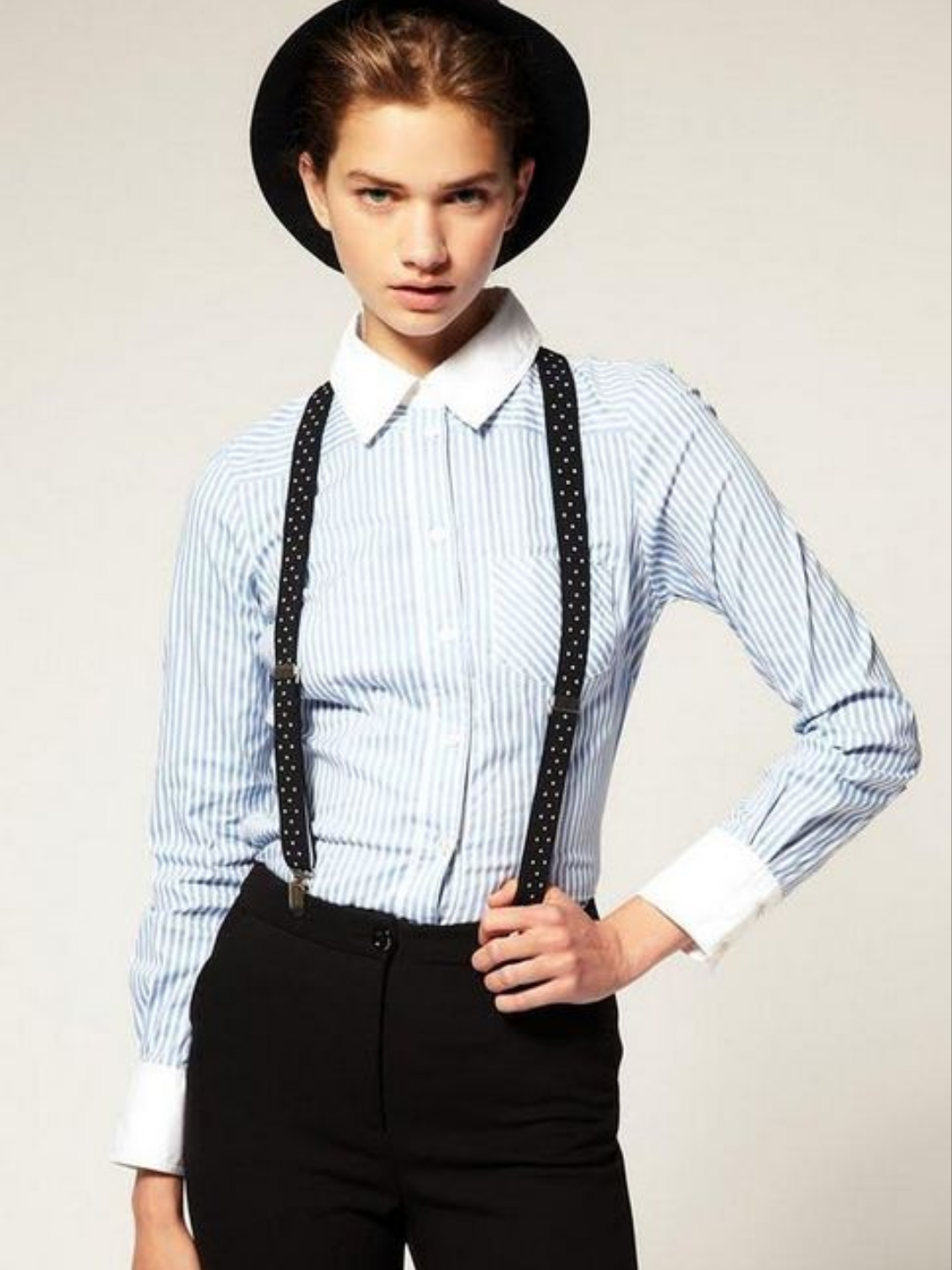 Смокинг с подтяжками