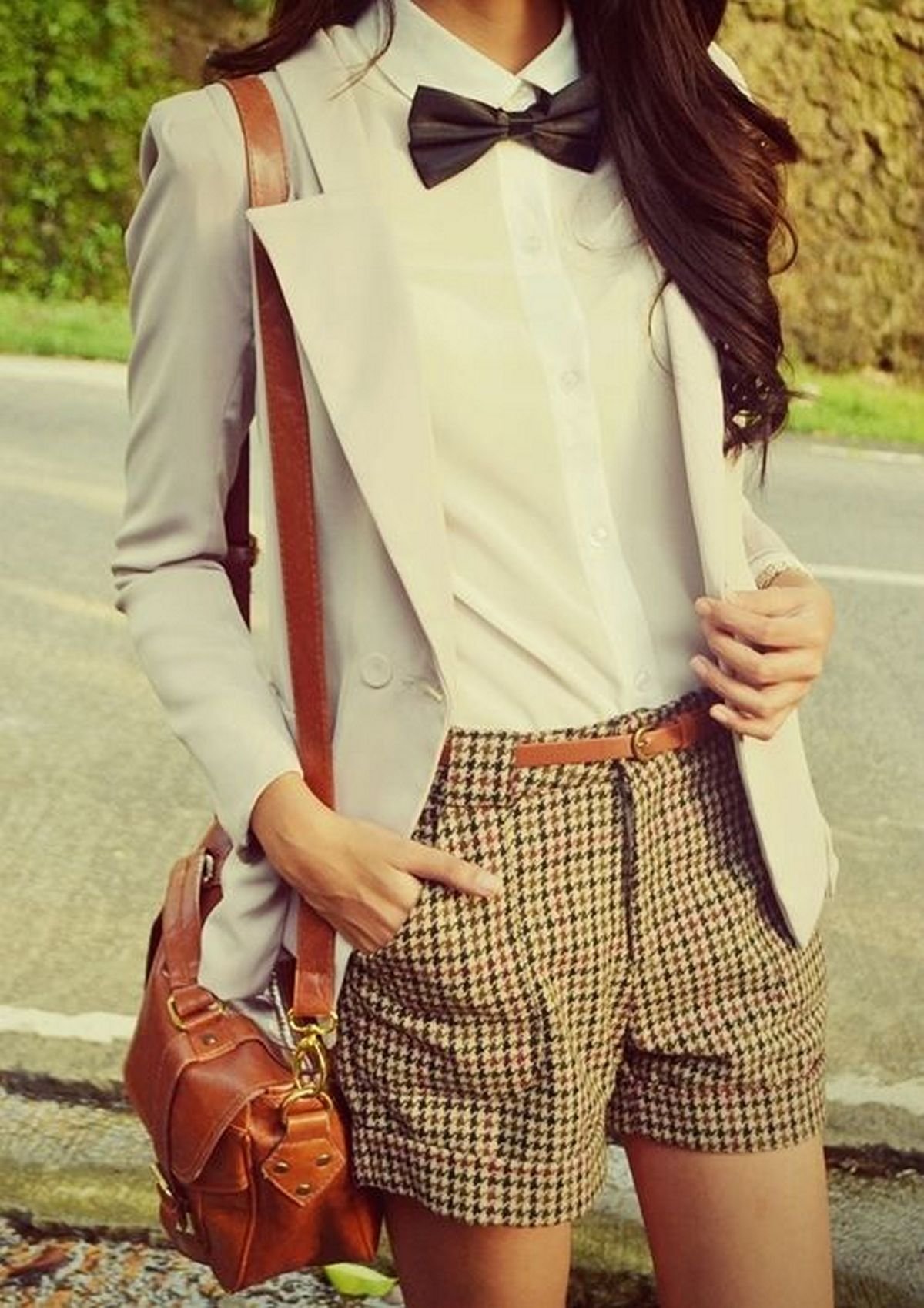 Женский образ с подтяжками