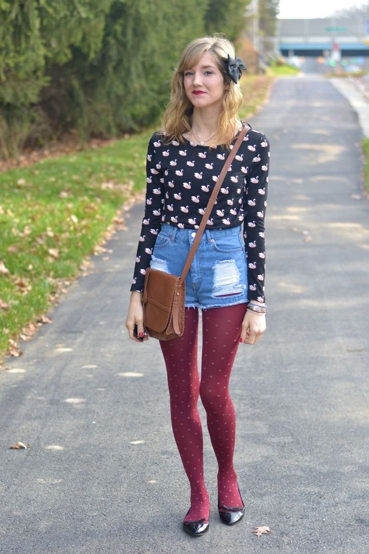 Образы с цветными колготками